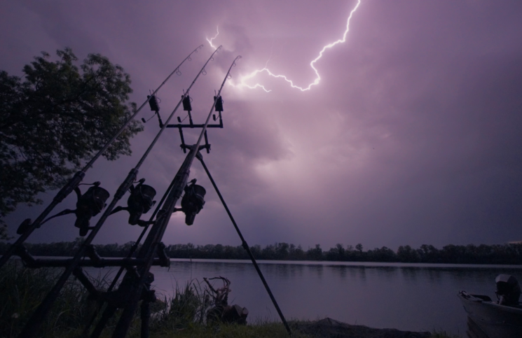 Orages en Saône – Pêche de la carpe au printemps